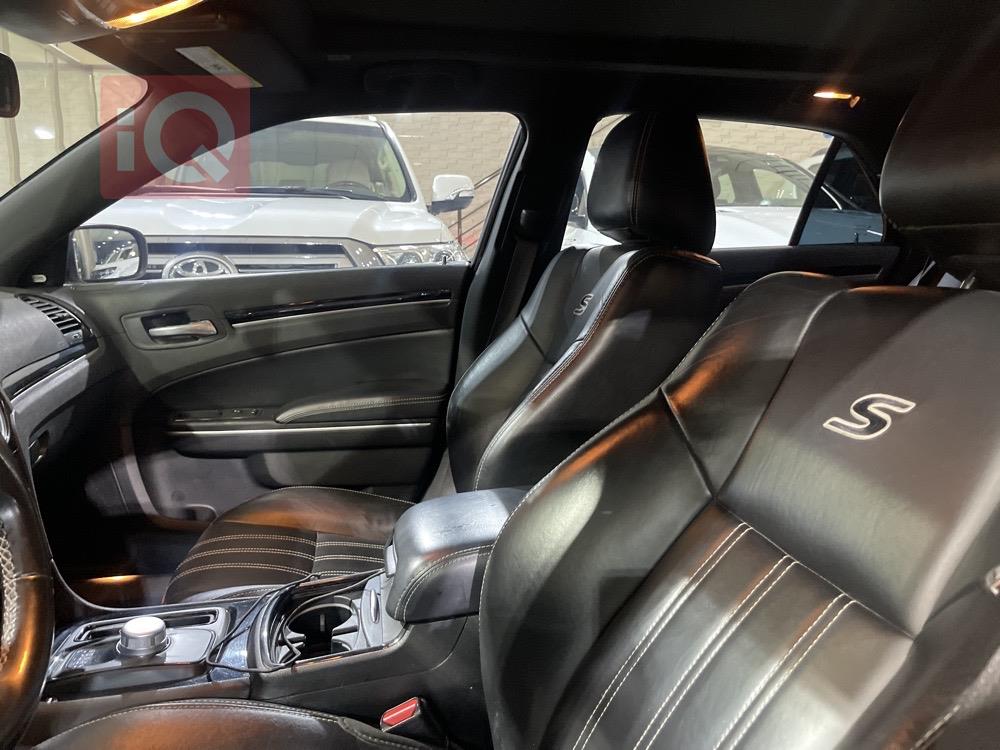 کرایسلەر 300